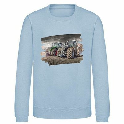 Lichtblauwe kindersweater tractor groen met rode wielen